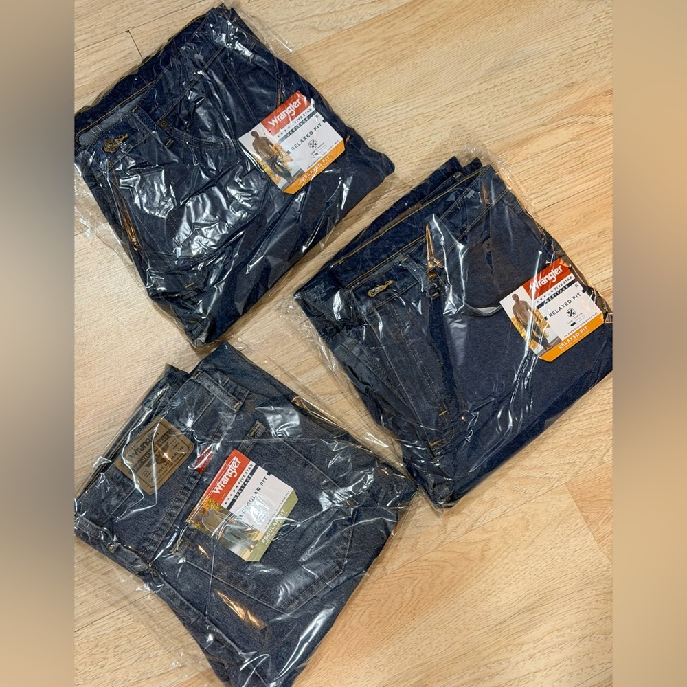 Size-36Wx30L / Wrangler Men’s Navy Relaxed Fit Jeans - Pack of 3